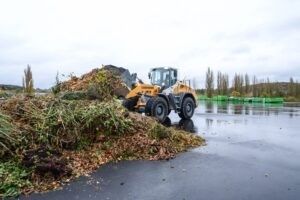 nakladac-kompostarna-foto-1-300x200