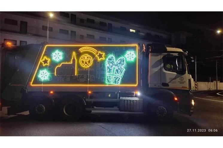 Vánoční kukačka Vánoční kukačka